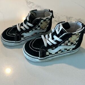 High Top Checkered VANS SIZE 6.5